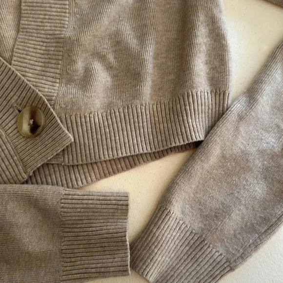 Garage - Picture 2 of 4